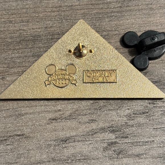 Walt Disney World - 2008 - Blue Goofy Triangle Puzzle Piece Trading Pin Preowned - Picture 2 of 3